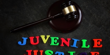 Fewer imprisoned youth in Illinois since raising criminal-responsibility age 9 youth kids teens