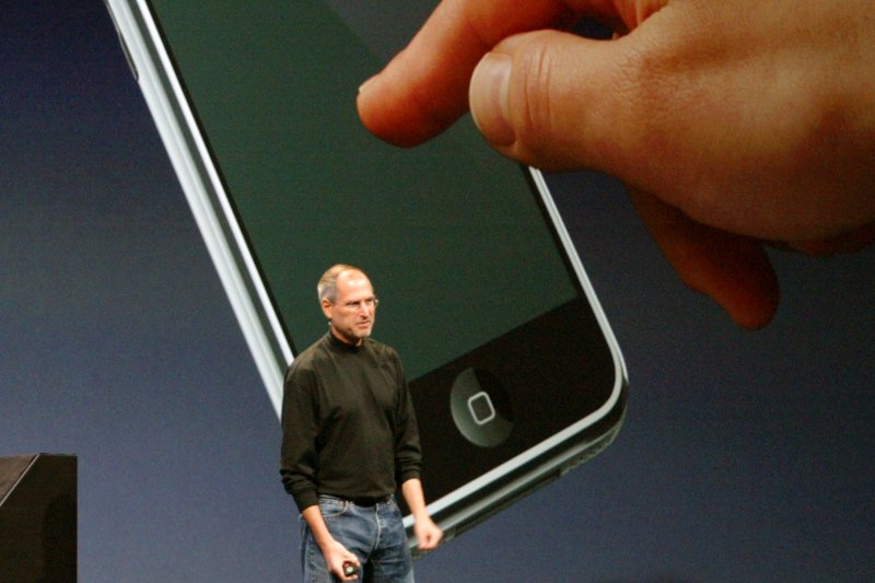 Apple iPhone Steve Jobs