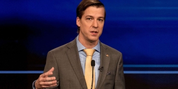 Chase Oliver spoiler