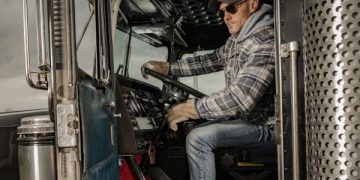 Trucking tips: The reason your back hurts